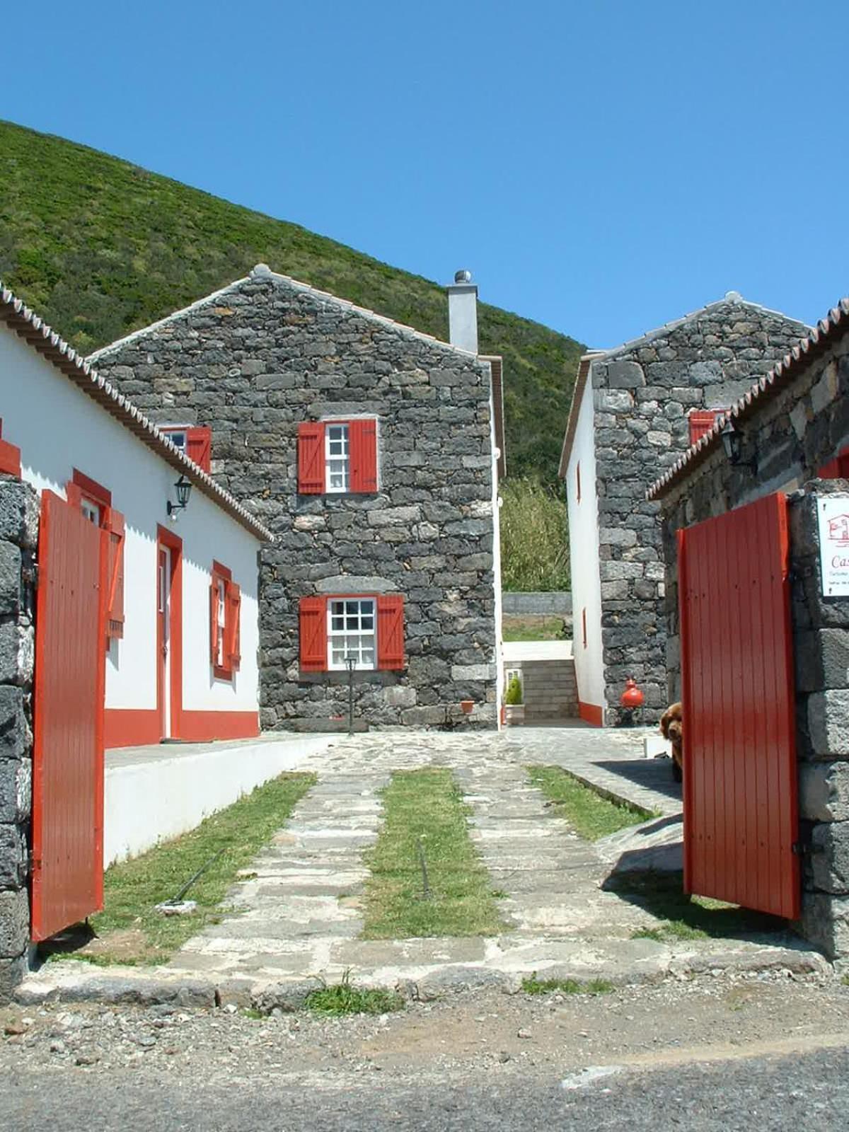 Hostal Casal Do Vulcao Capelo Exterior foto